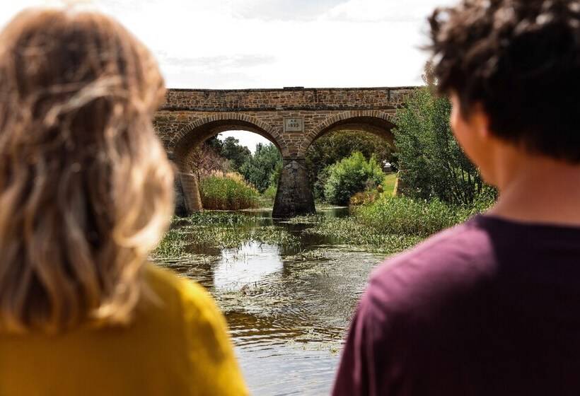 A Cottage In Richmond