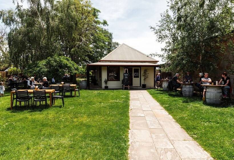 A Cottage In Richmond