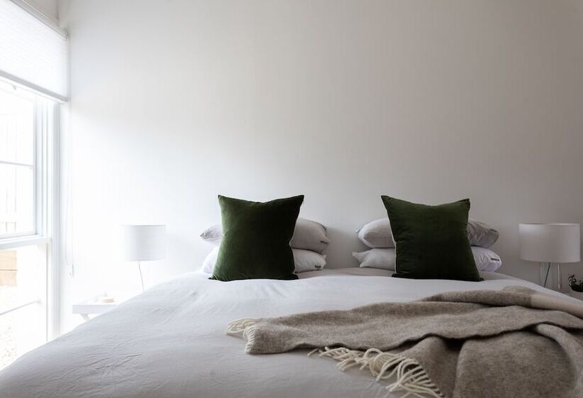 A Cottage In Richmond