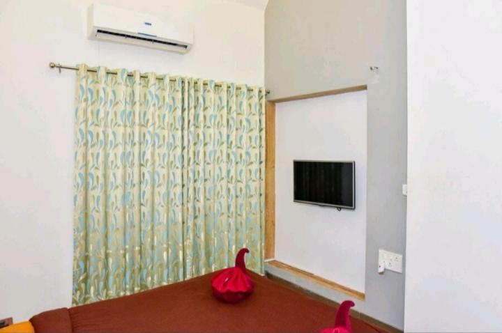 Aamiaismajoitus (B&B) Surya Kiran Miramar