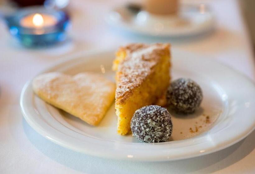 هتل Garni Sirmian