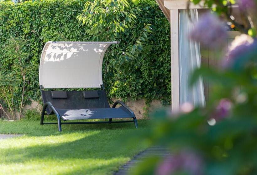 هتل Garni Sirmian