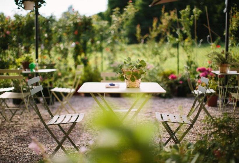 هتل Agriturismo Familiare I Giardini Del Lago