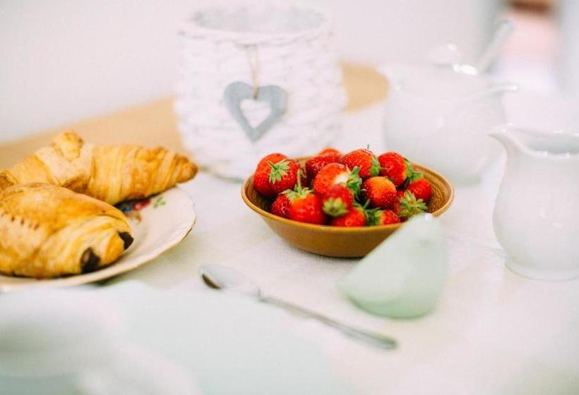 هتل Agriturismo Familiare I Giardini Del Lago