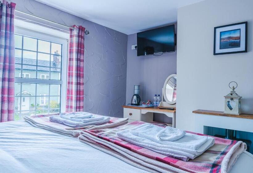 בית מלון כפרי The Cock