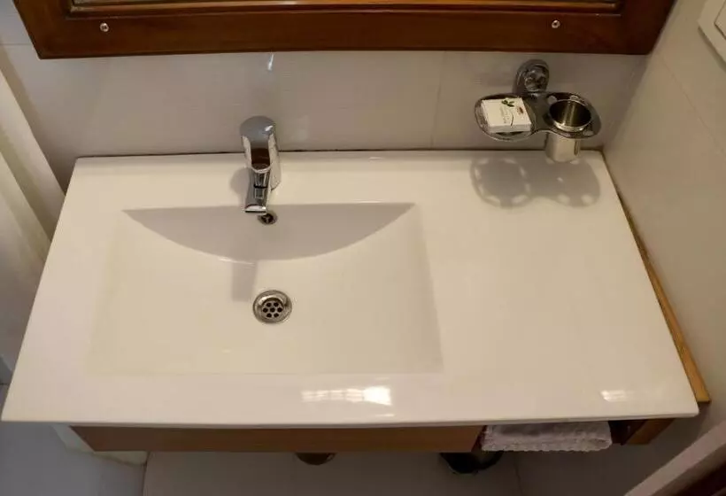 ホテル The Three Oaks Boutique