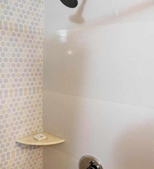 هتل The Three Oaks Boutique