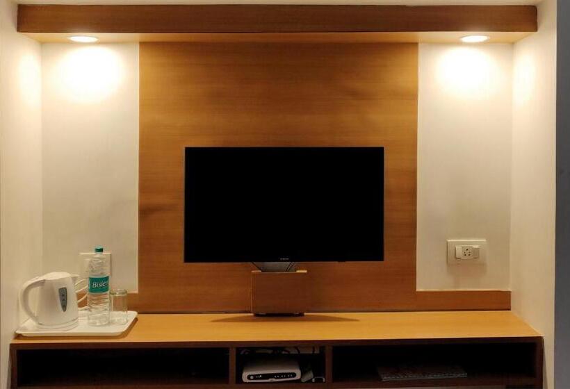 هتل The Three Oaks Boutique