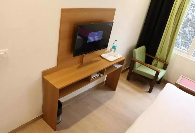 ホテル The Three Oaks Boutique