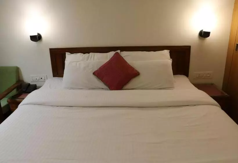 ホテル The Three Oaks Boutique