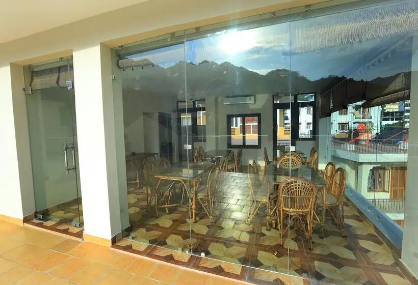 Hotel Vedas Tapovan