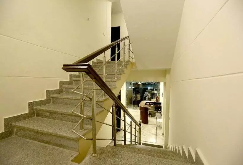 Hotel Vedas Tapovan