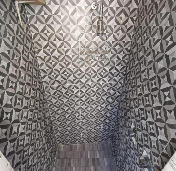 Pansiyon Monkey Safari Hostel