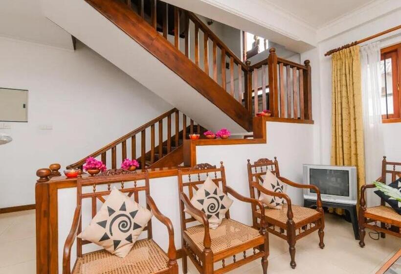 בית מלון כפרי Grand Kandy Villa