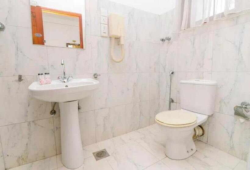 בית מלון כפרי Grand Kandy Villa