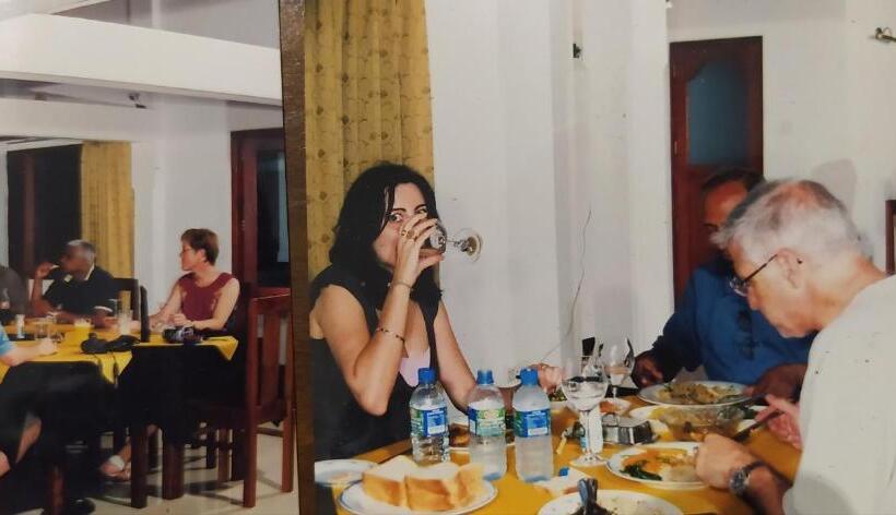 בית מלון כפרי Grand Kandy Villa