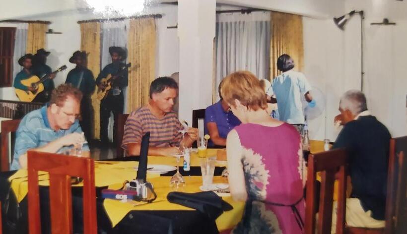 בית מלון כפרי Grand Kandy Villa