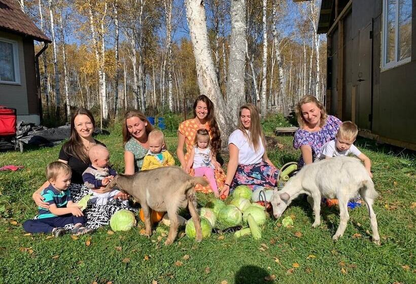 בית מלון כפרי Lesnaya Skazka Guest House