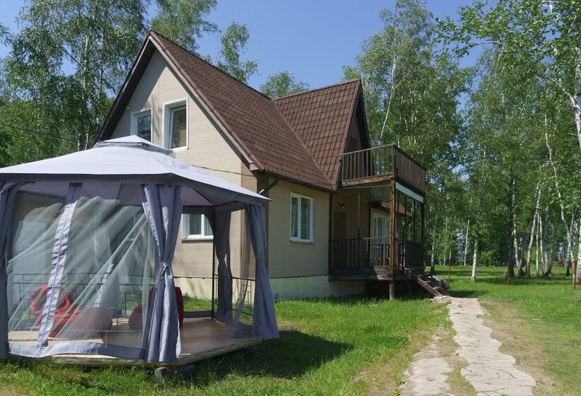 בית מלון כפרי Lesnaya Skazka Guest House