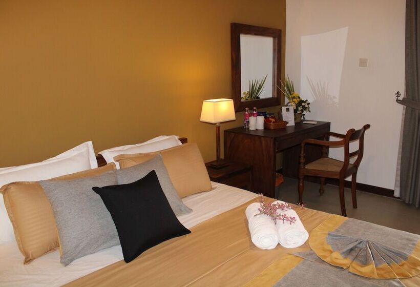 בית מלון כפרי Misty Hills Villa Kadugannawa