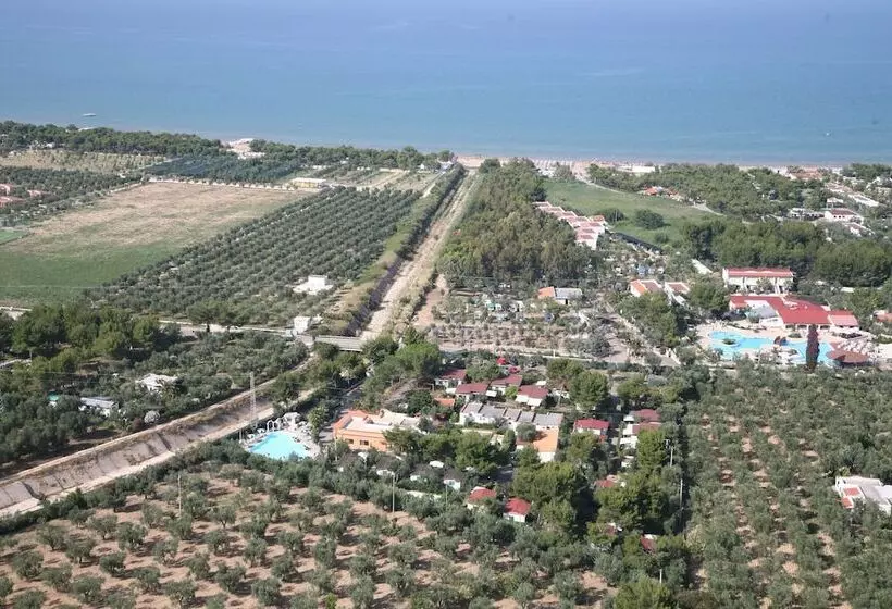 ホテル Villaggio Club Degli Ulivi
