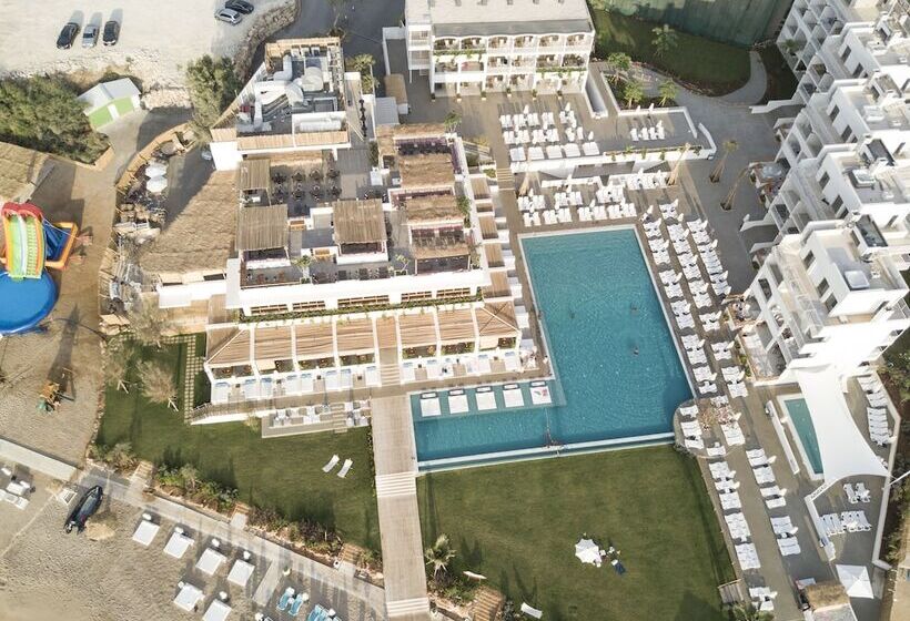 La Siesta Hotel & Beach Resort