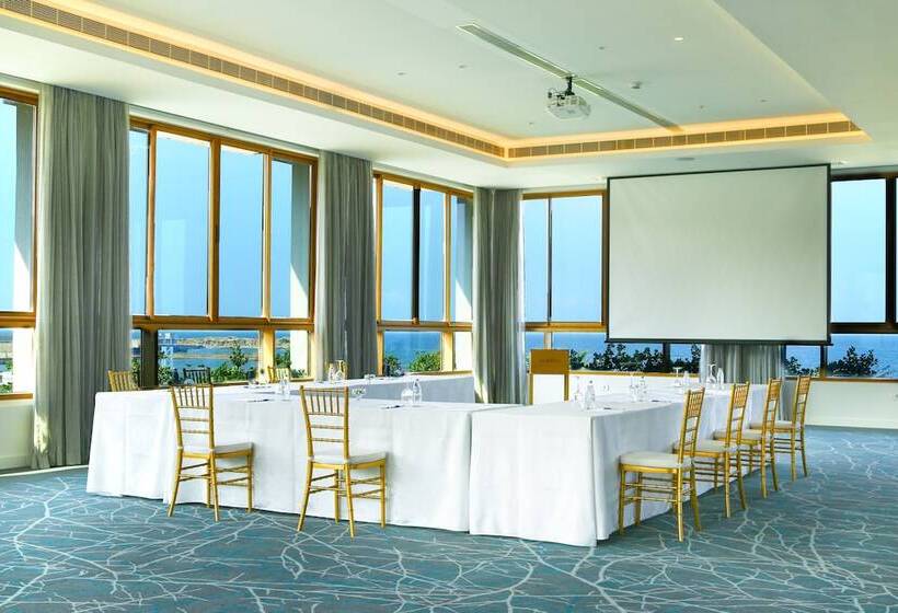 La Siesta Hotel & Beach Resort