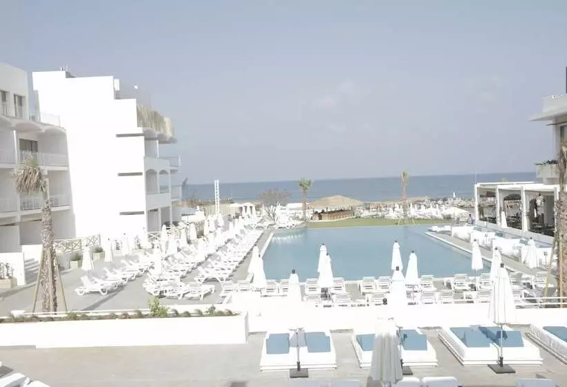 La Siesta Hotel & Beach Resort