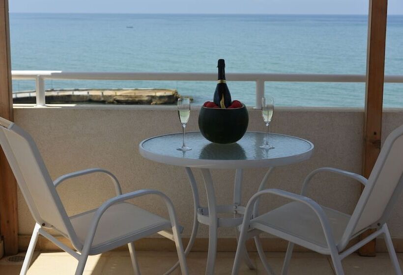 La Siesta Hotel & Beach Resort