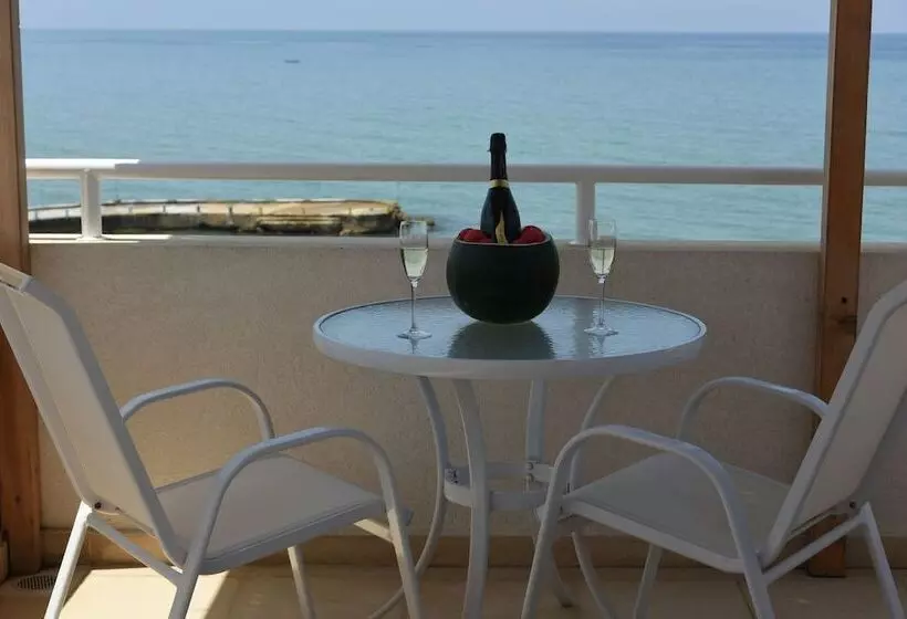 La Siesta Hotel & Beach Resort