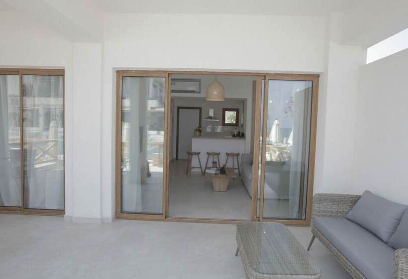 La Siesta Hotel & Beach Resort