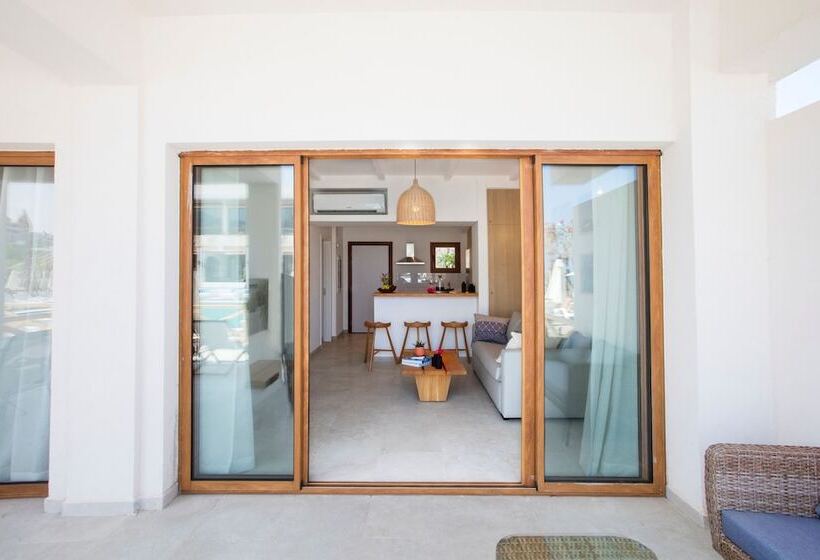 La Siesta Hotel & Beach Resort