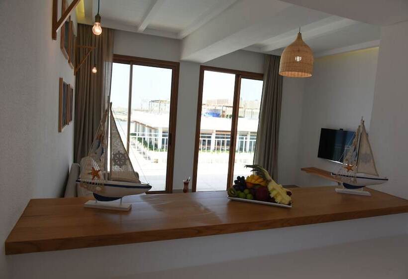 La Siesta Hotel & Beach Resort