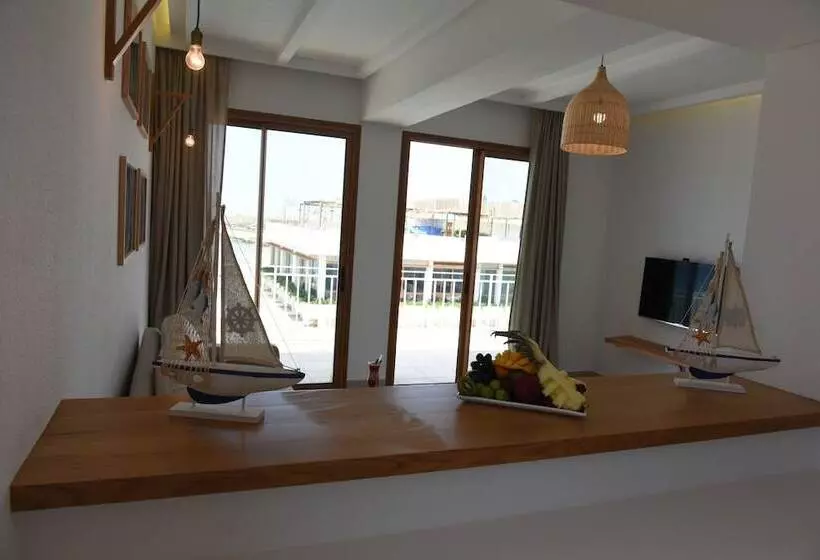 La Siesta Hotel & Beach Resort