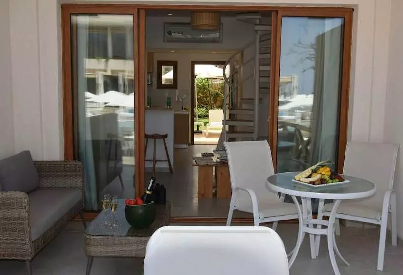 La Siesta Hotel & Beach Resort