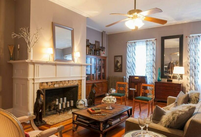 مبيت وإفطار Gardner Farm Inn