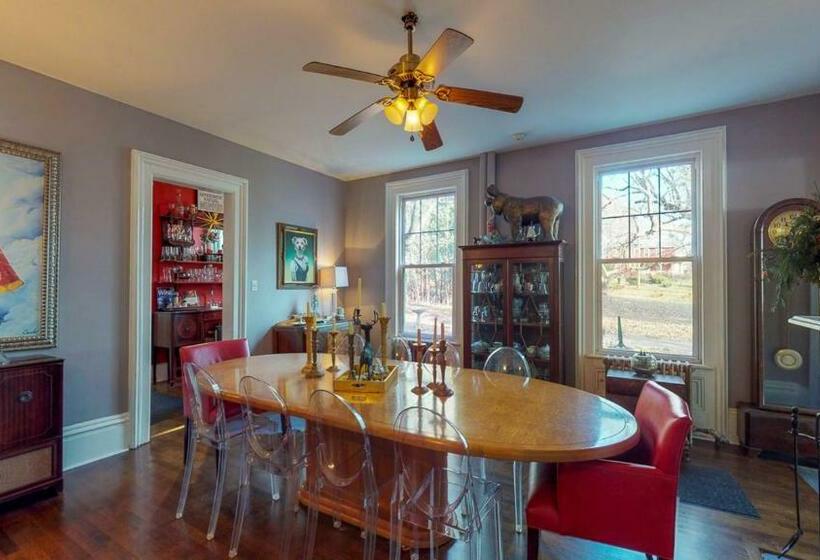 مبيت وإفطار Gardner Farm Inn