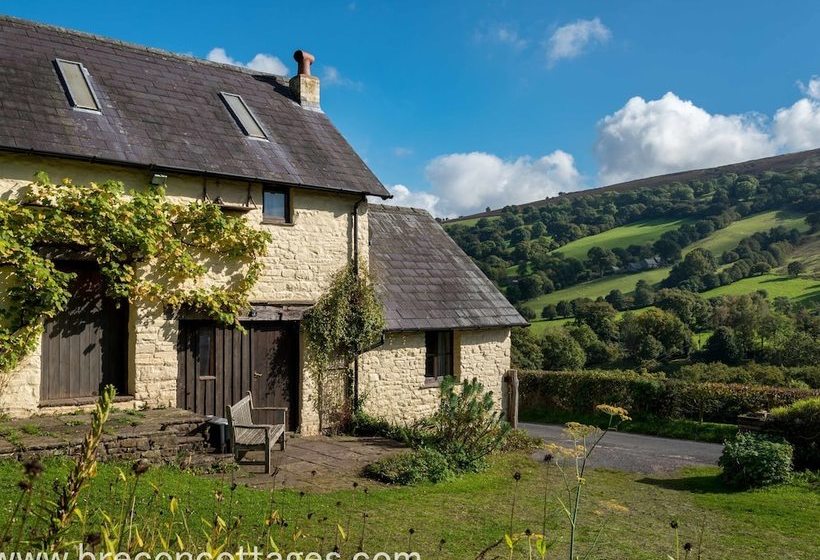 Cosy Cottage With Authentic Fireplace In The Breathtaking Duffryn Valley