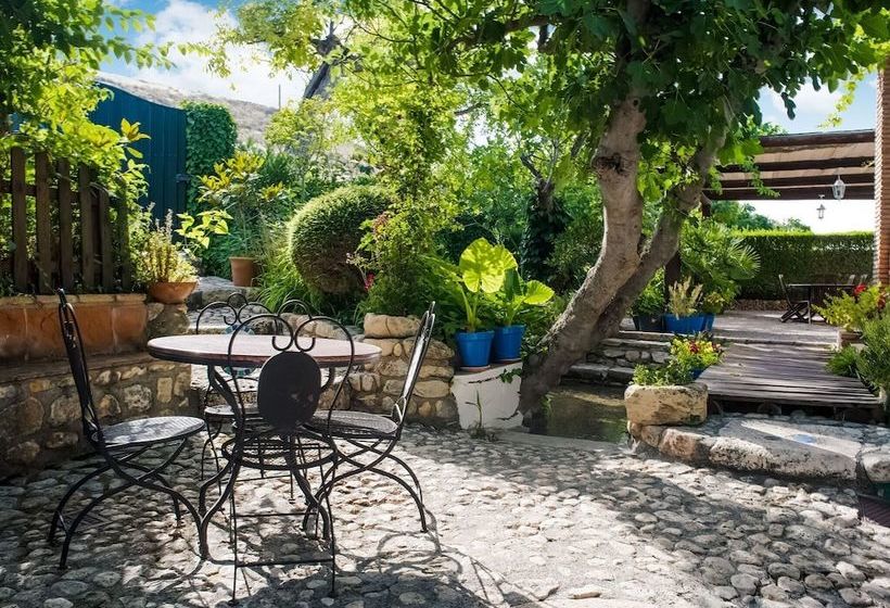 Cozy Cottage In El Padul With Swimming Pool