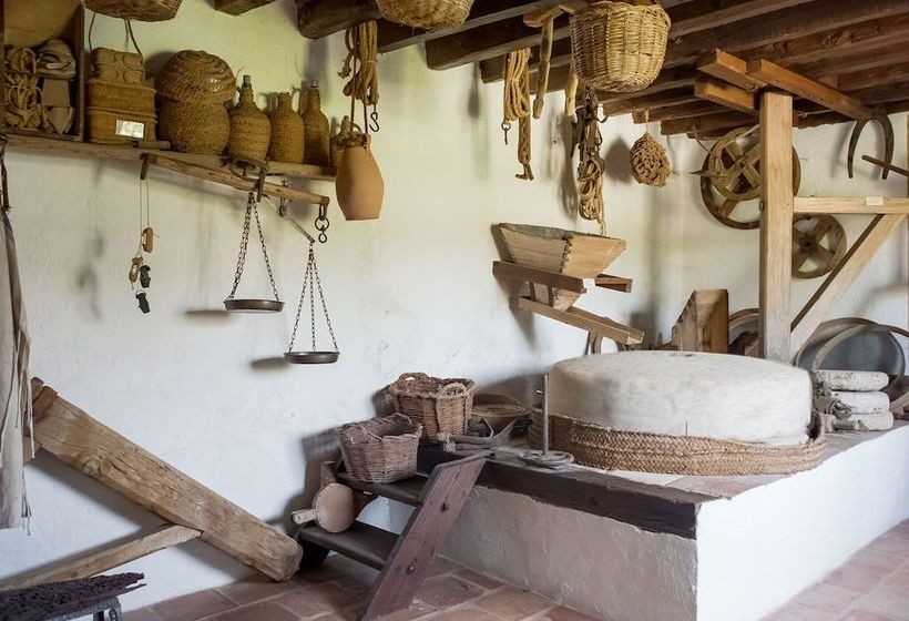 Cozy Cottage In El Padul With Swimming Pool