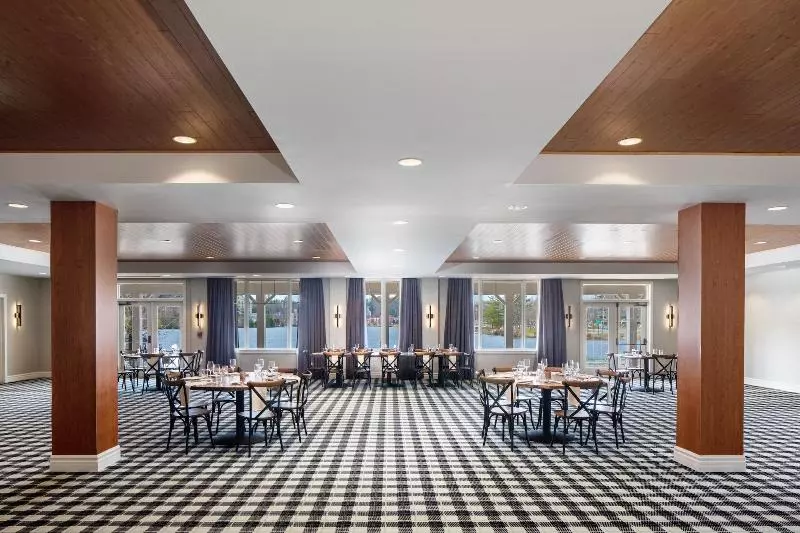 Hotelli Voco Saranac Lake Ny Waterfront, An Ihg