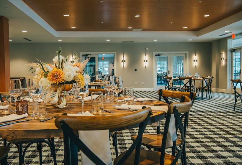 ホテル Voco Saranac Lake Ny Waterfront, An Ihg