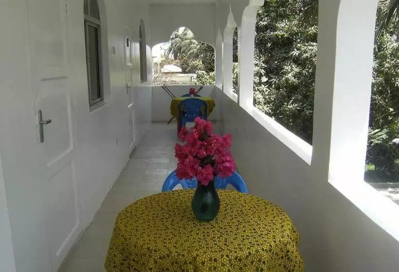 پانسیون One World Village Guesthouse