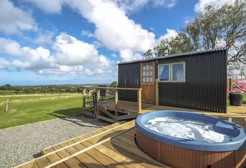 Trenewydd Farm Holiday Cottages