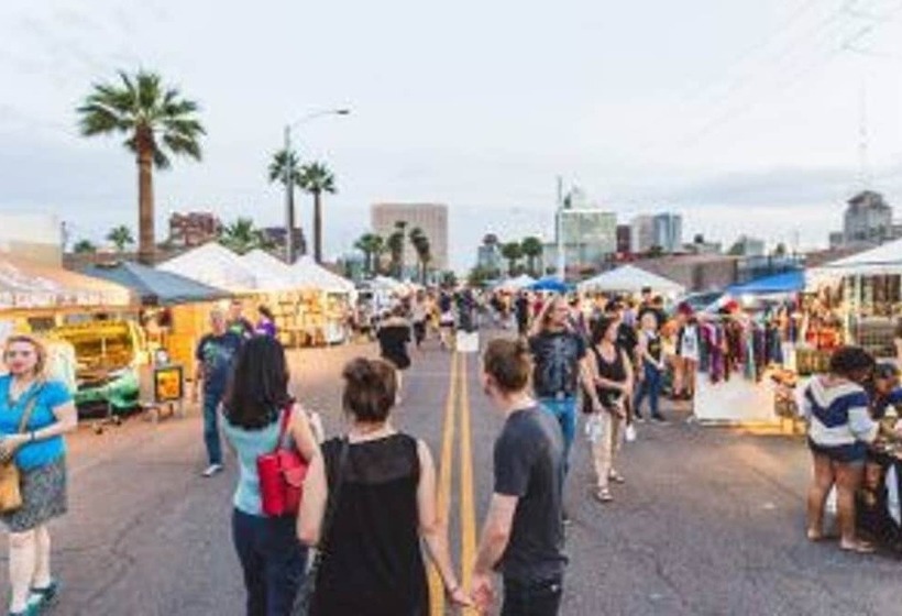 City Luxury Oasis! 3 Level Condo With 360 Roof!