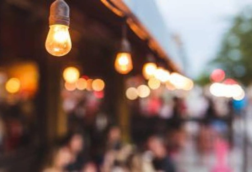 City Luxury Oasis! 3 Level Condo With 360 Roof!