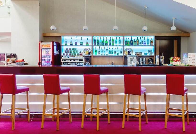 בית מלון כפרי Amaks Krasnaya Pakhra Resort