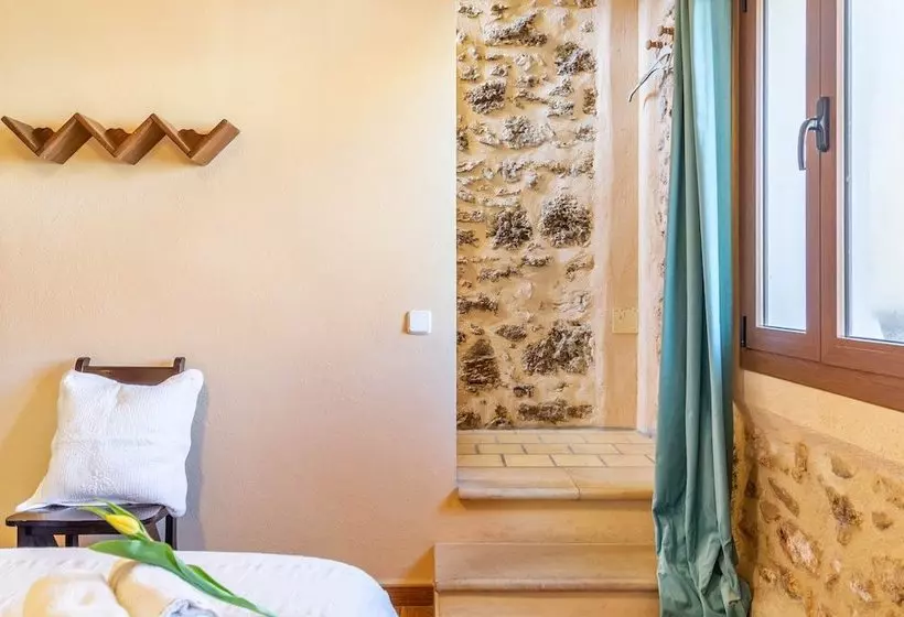 Mallorca Traditional Townhouse Holiday In Llubi