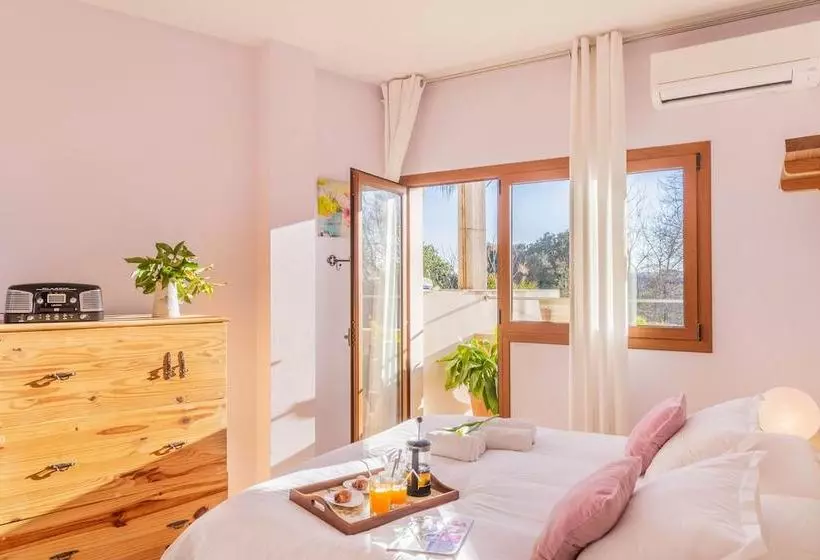 Mallorca Traditional Townhouse Holiday In Llubi