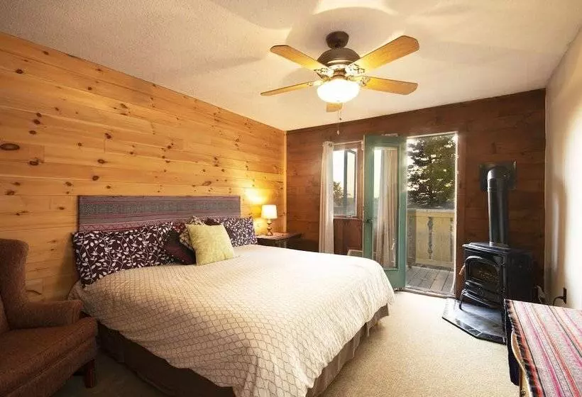 Hotelli Lotus Mountain Retreat